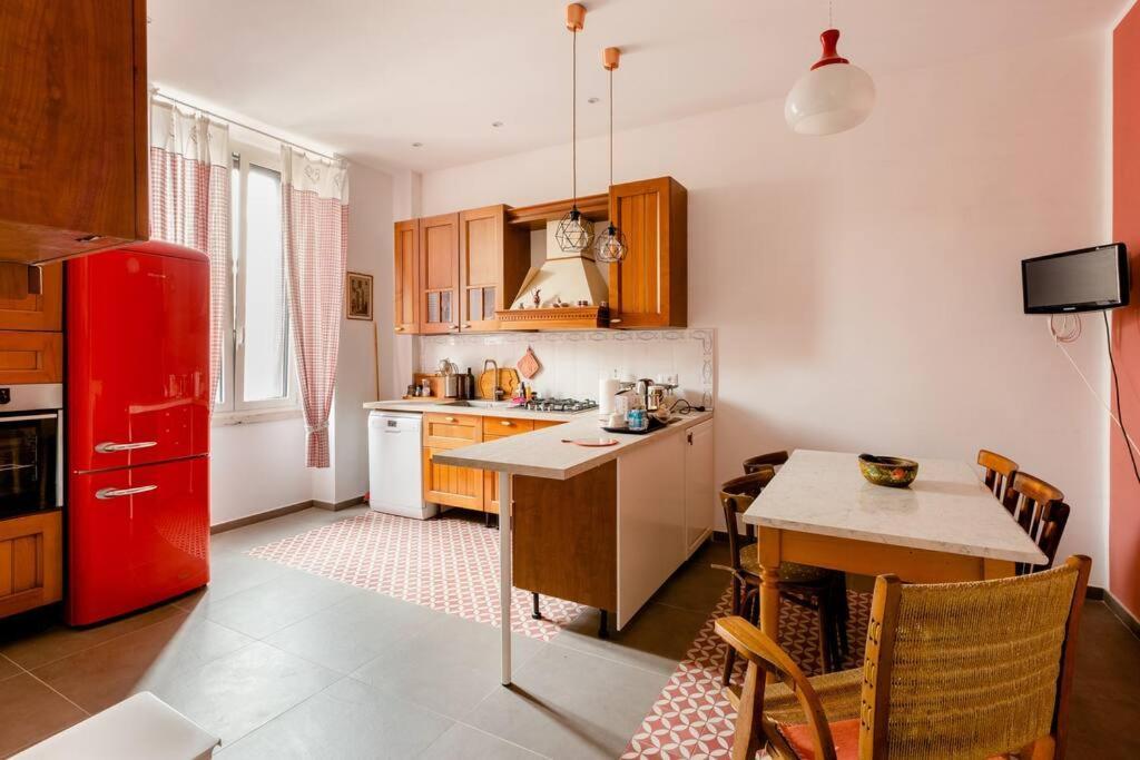 Casa Jole, Appartamento In Centro Bari Luaran gambar