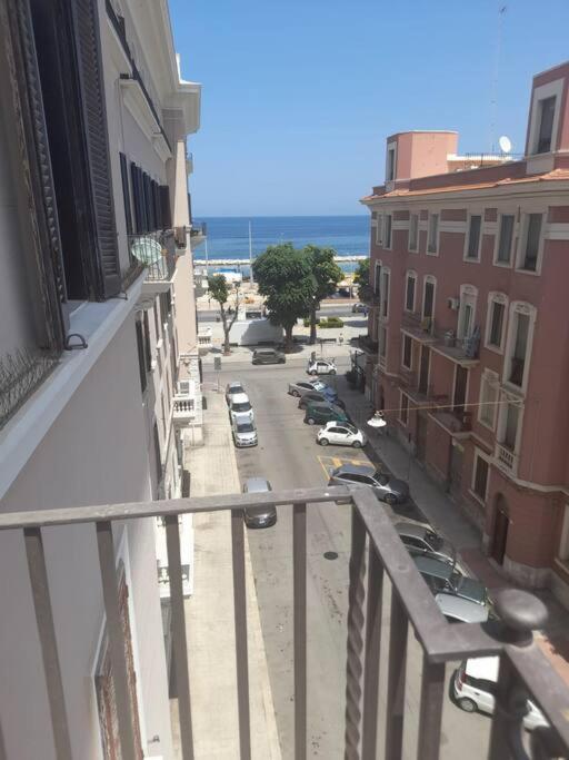 Casa Jole, Appartamento In Centro Bari Luaran gambar